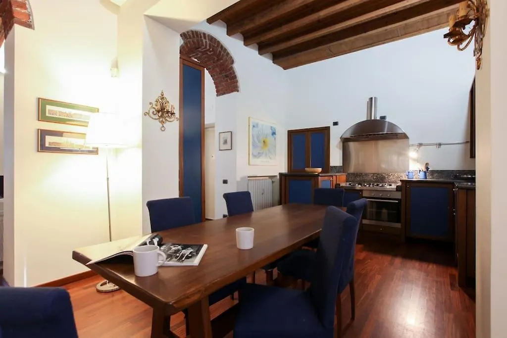 Hacca Collection - Corso Magenta, Unique And Charming 2Br Apartment Milan